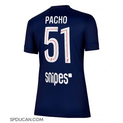 Zenski Nogometni Dres Paris Saint-Germain Willian Pacho #51 Domaci 2025-26 Kratak Rukav Zenski Nogometni Dres Paris Saint-Germain Willian Pacho #51 Domaci 2025-26 Kratak Rukav